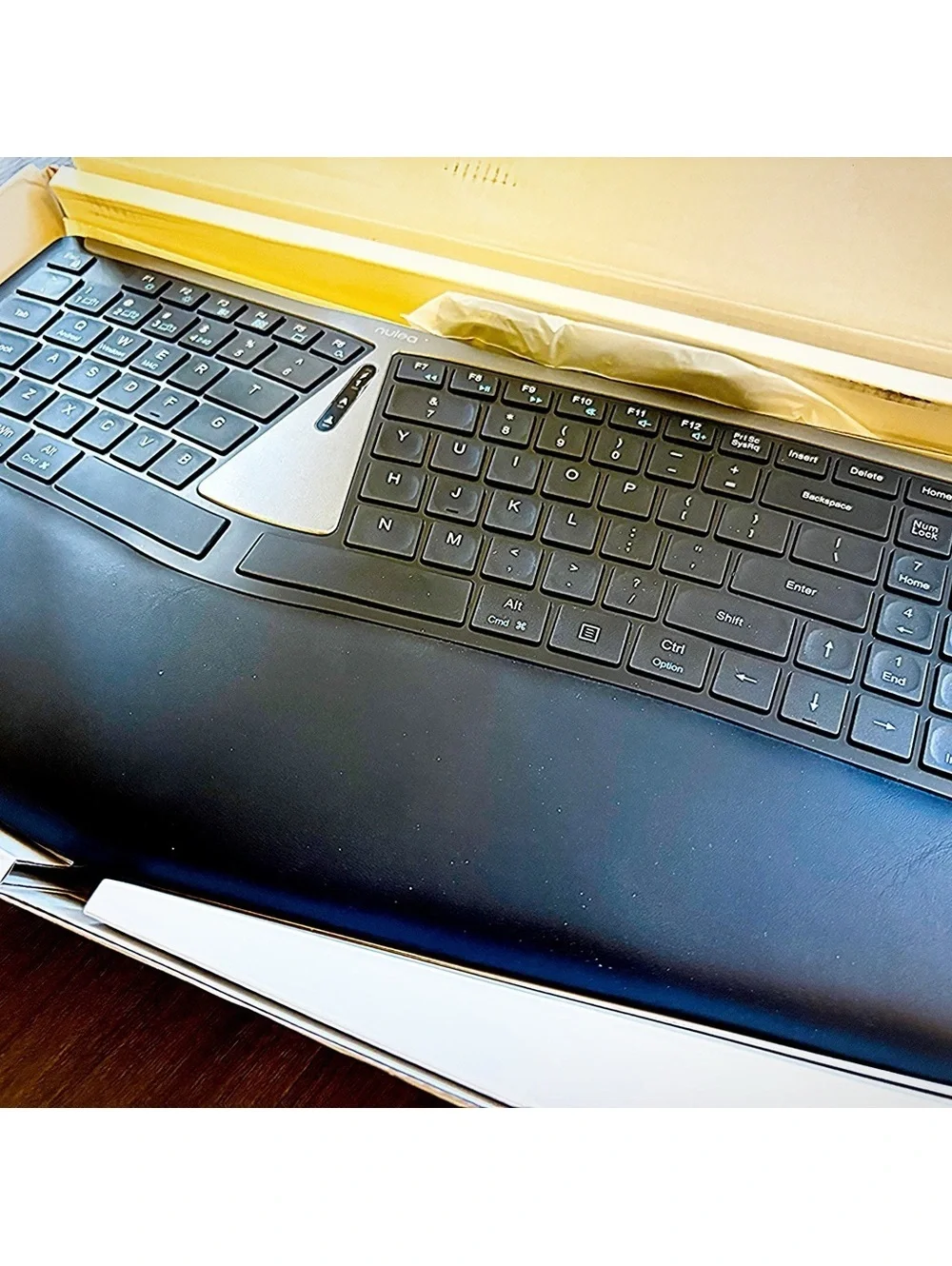 Nulea RT07B Ergonomic Wireless Keyboard Split Wrist Rest Bluetooth USB-C Black